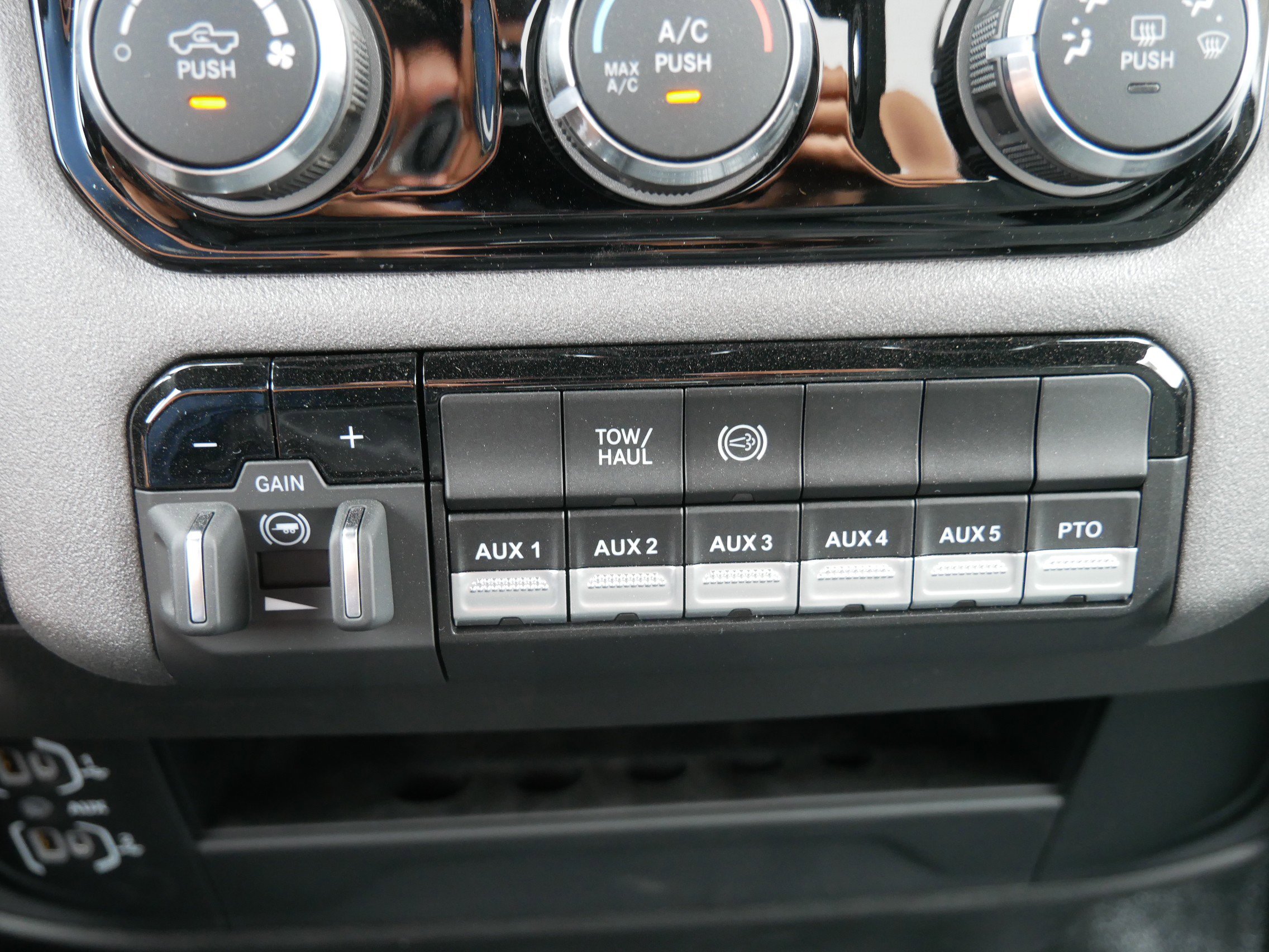 2026 Ram 3500 Tradesman photo 8