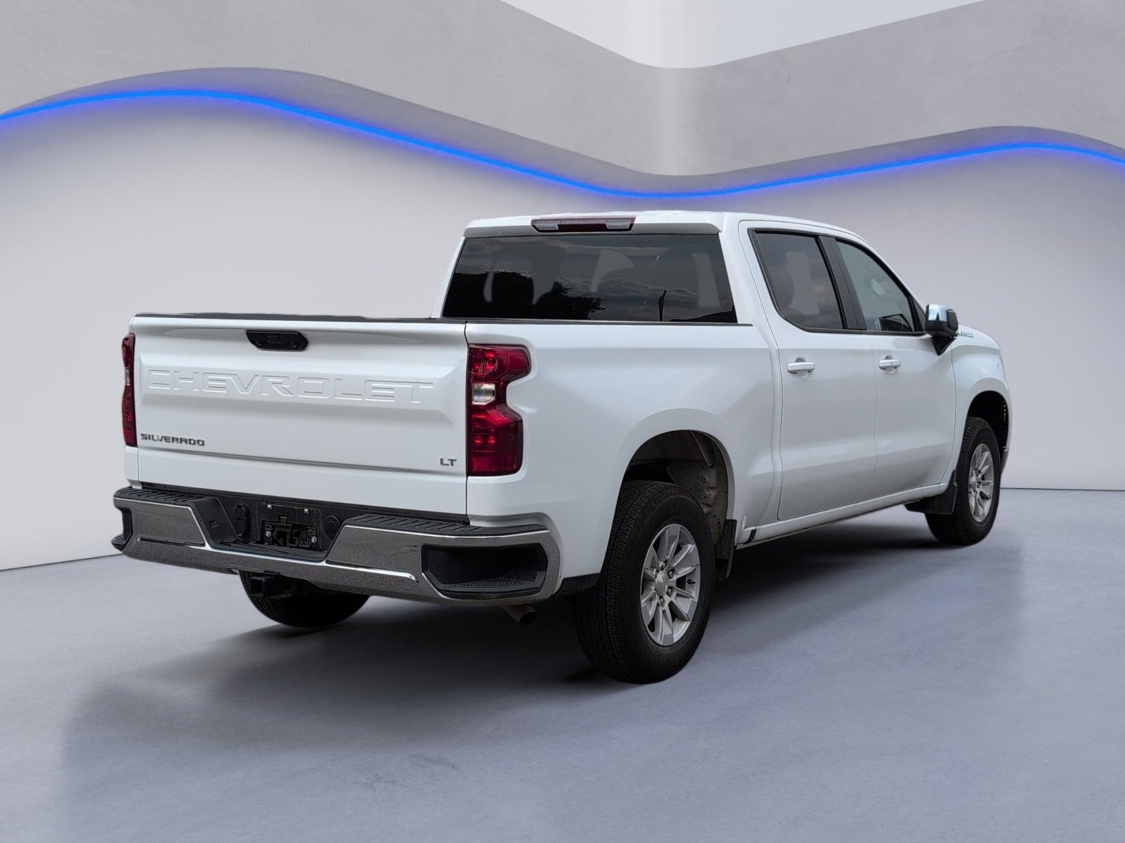 2025 Chevrolet Silverado 1500 LT photo 2