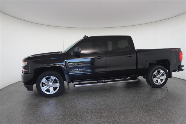 2018 Chevrolet Silverado 1500 Custom photo 5