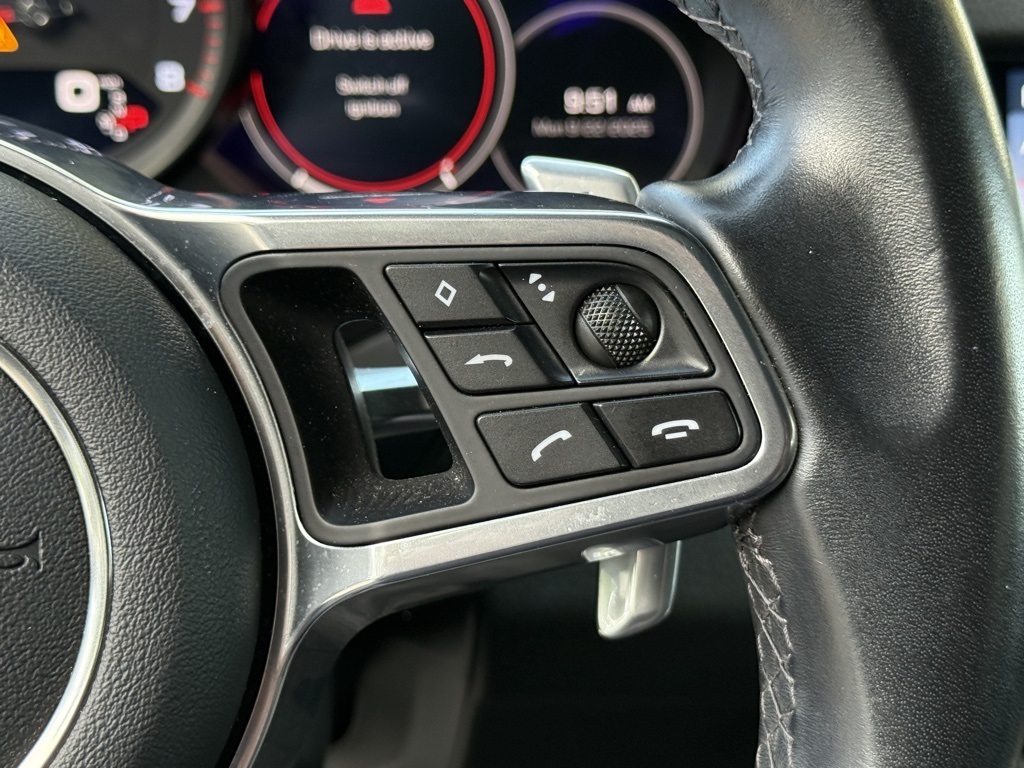 2019 Porsche Cayenne Base photo 18