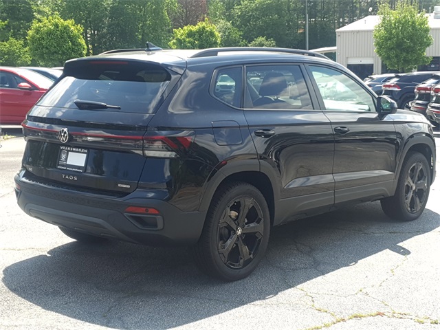 2025 Volkswagen Taos SE photo 4