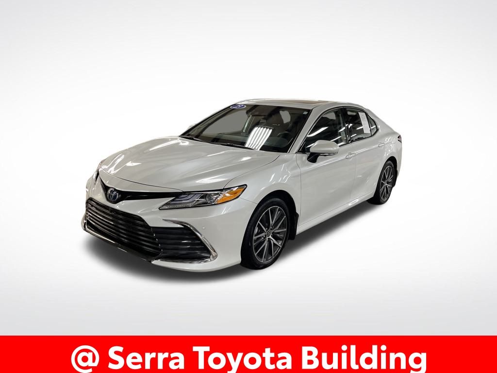 2023 Toyota Camry XLE's photo