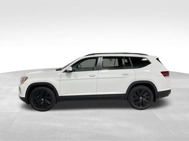 2025 Volkswagen Atlas SE Technology photo 2