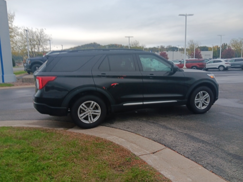 2024 Ford Explorer XLT photo 3