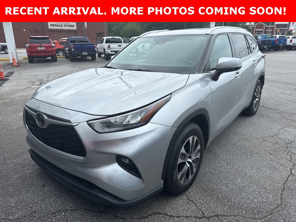 2020 Toyota Highlander XLE photo 2
