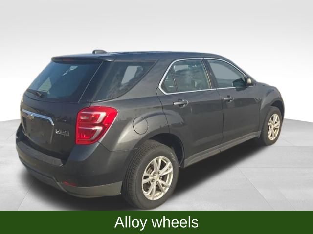 2017 Chevrolet Equinox LS photo 3