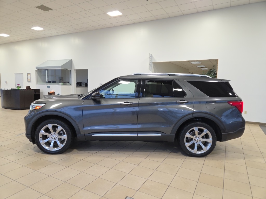 2020 Ford Explorer Platinum's photo