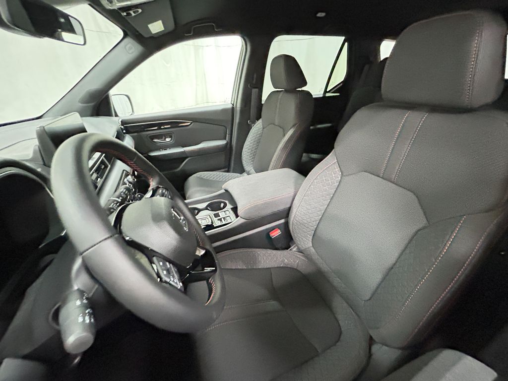 2025 Honda Pilot Sport photo 16