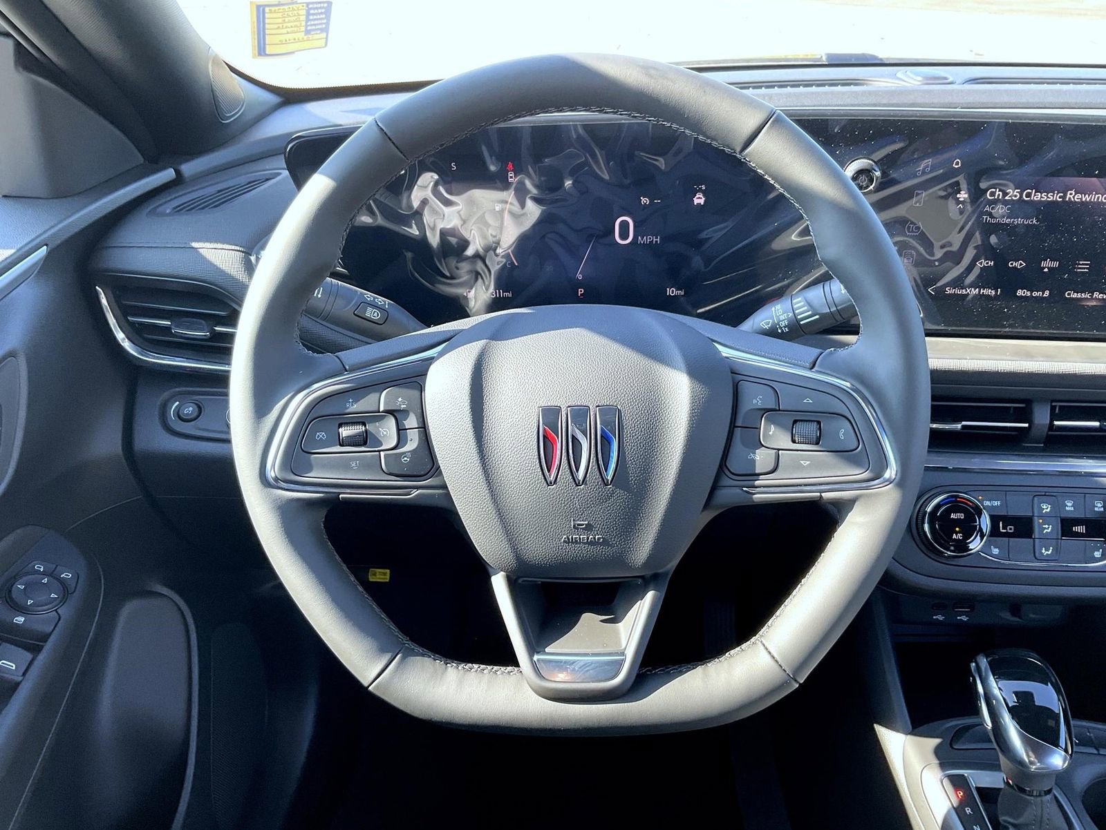 2025 Buick Envista Preferred photo 11