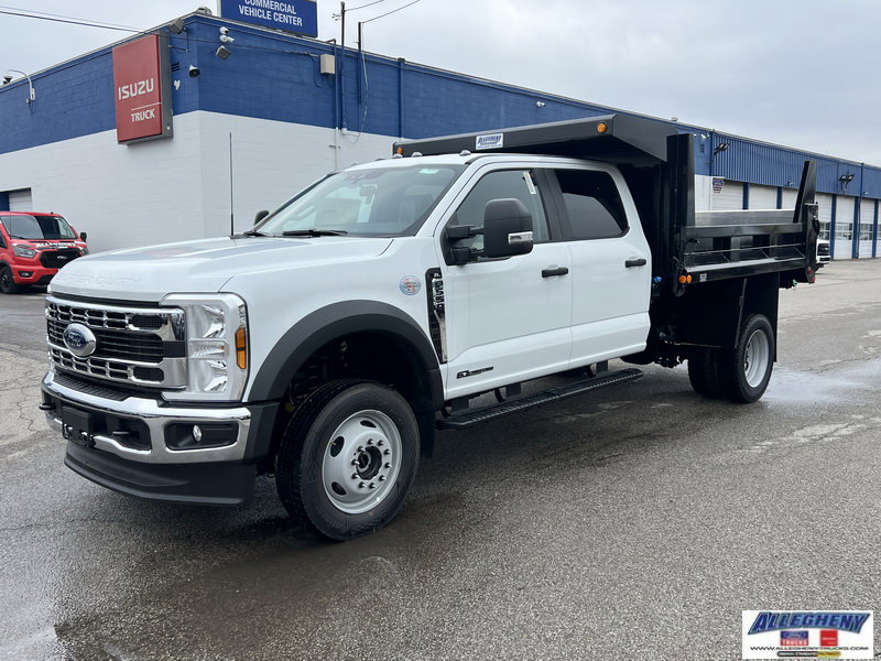 2025 Ford F-550 Super Duty Chassis Cab XL's photo