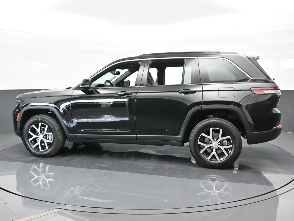 2024 Jeep Grand Cherokee Limited photo 3