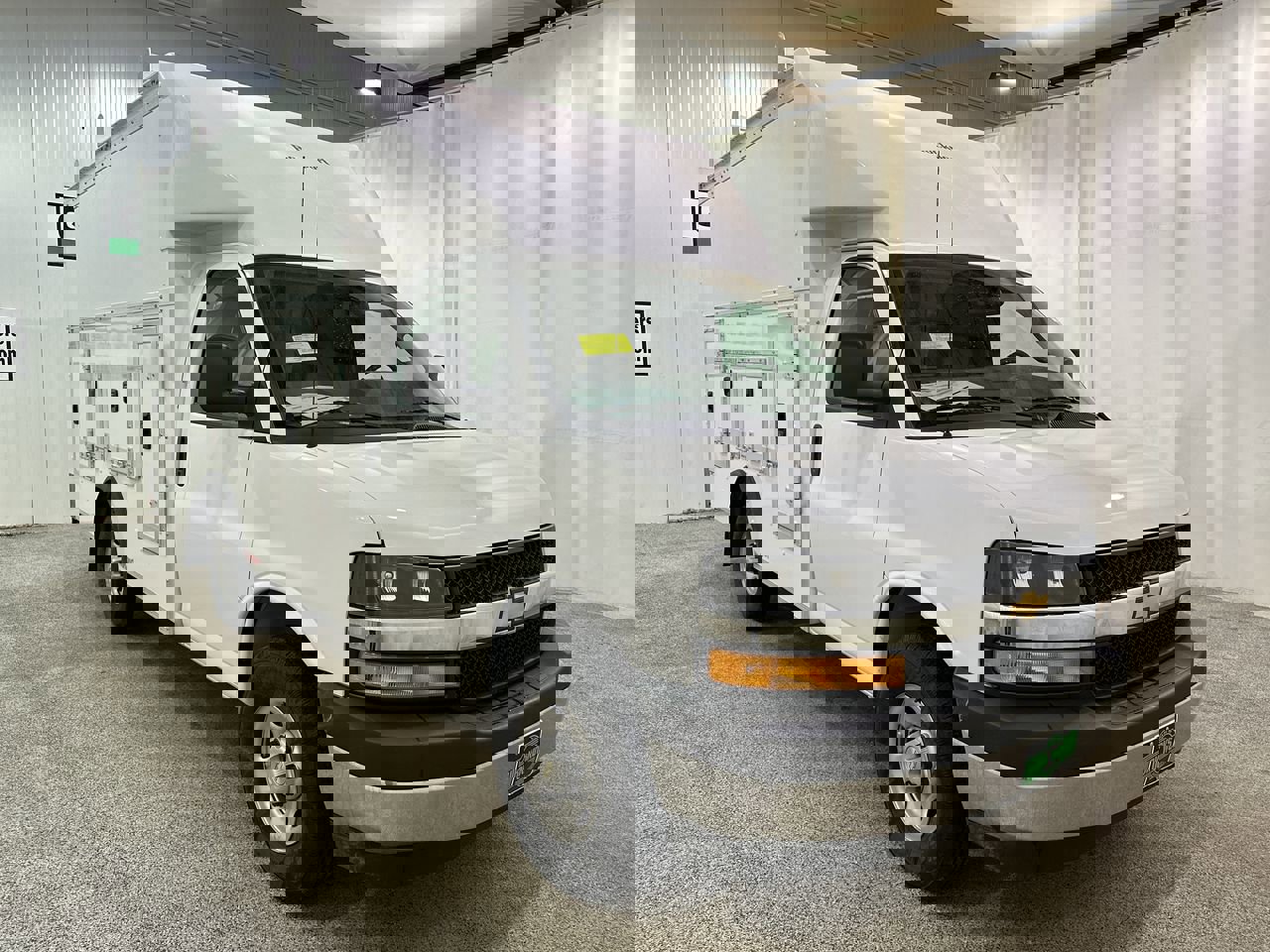 2025 Chevrolet Express Cutaway Base's photo