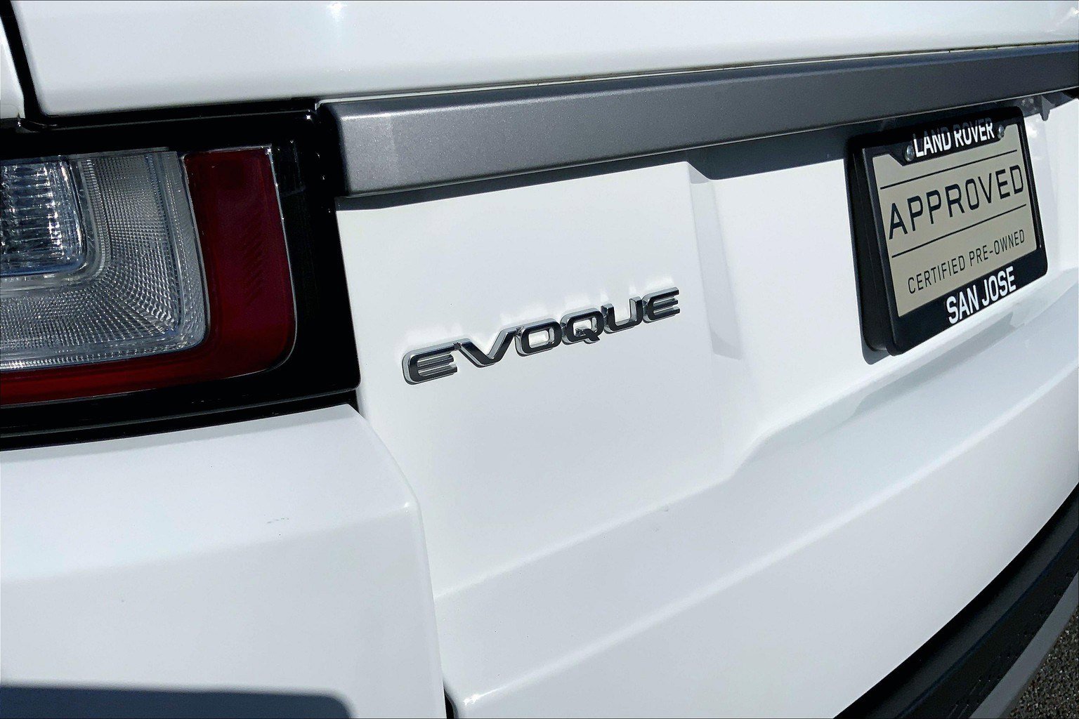 2019 Land Rover Range Rover Evoque SE photo 27