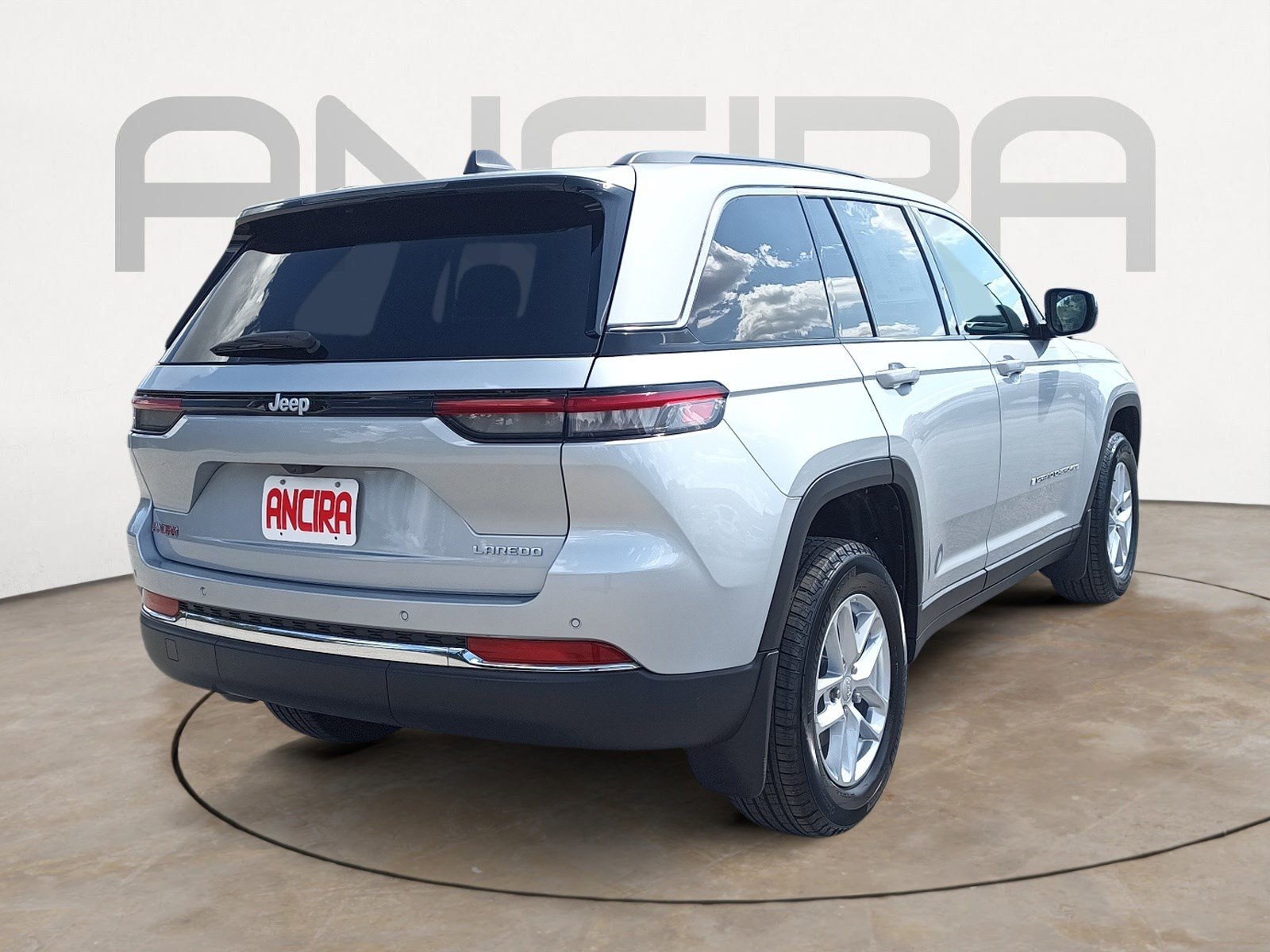 2025 Jeep Grand Cherokee Laredo X photo 10