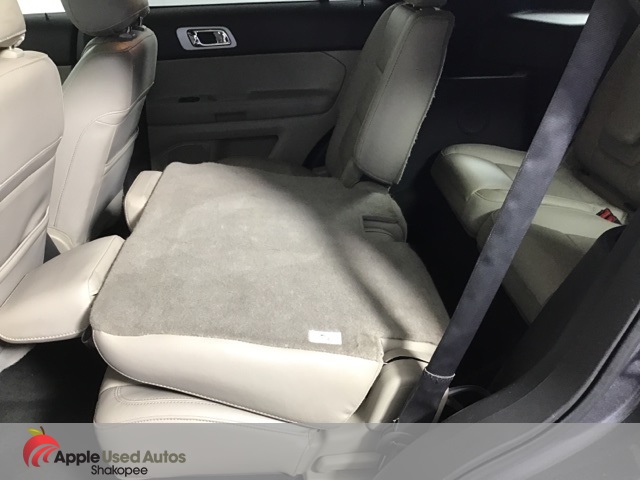2014 Ford Explorer XLT photo 17