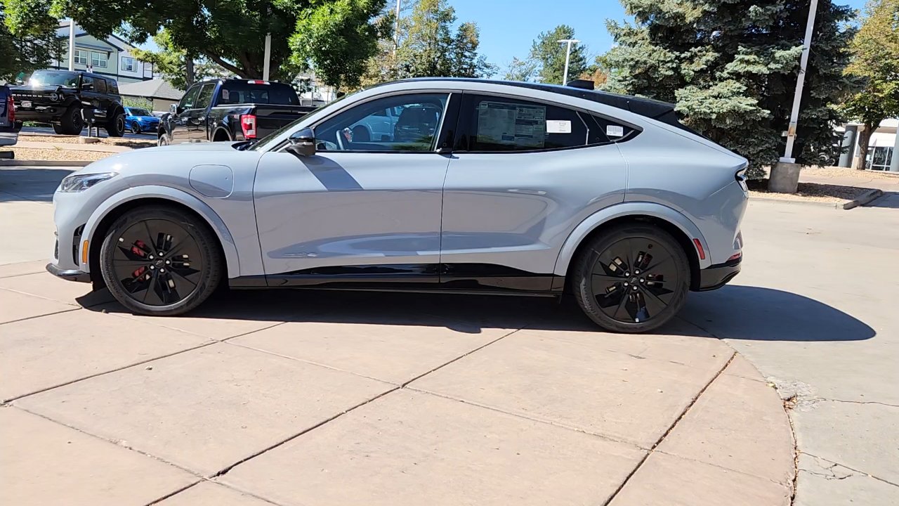 2025 Ford Mustang Mach-E GT photo 3