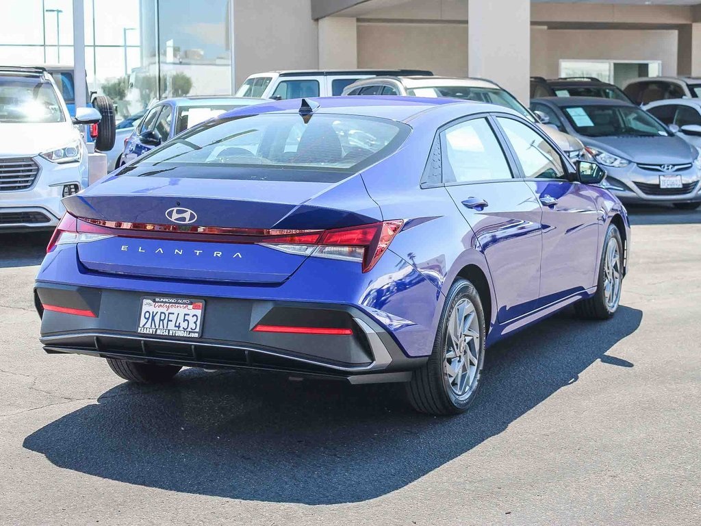 2024 Hyundai Elantra SEL photo 10