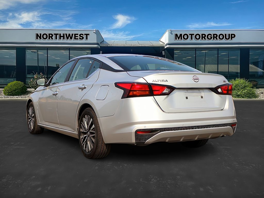 2024 Nissan Altima 2.5 SV photo 4