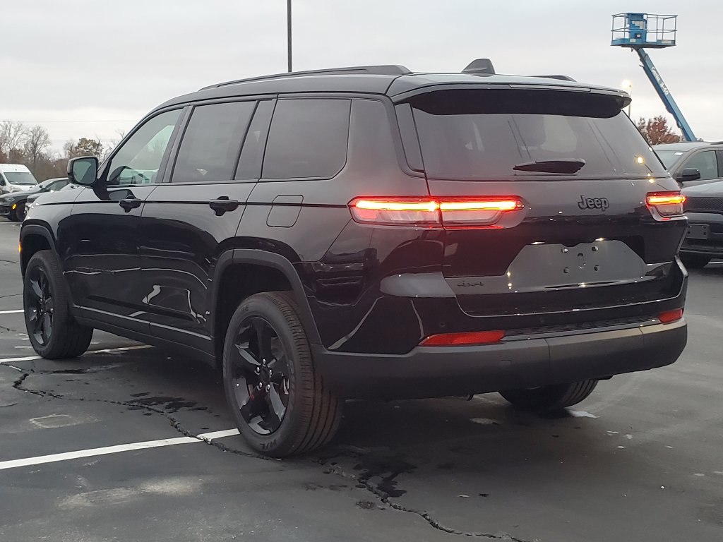 2025 Jeep Grand Cherokee Altitude X photo 4