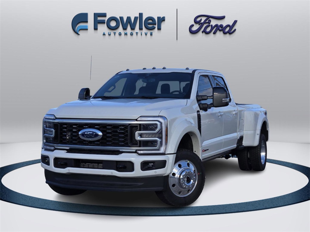 2026 Ford F-450 Super Duty Platinum's photo