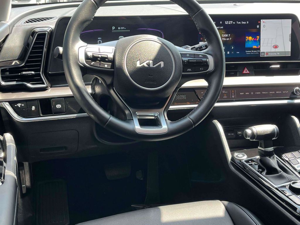 2025 Kia Sportage EX photo 2