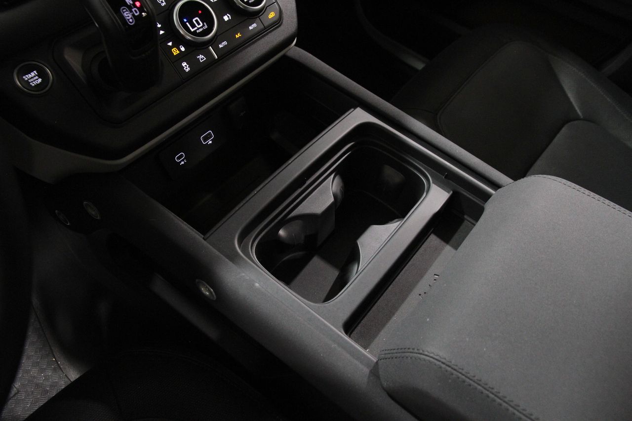 2023 Land Rover Defender 130 X-Dynamic SE photo 14