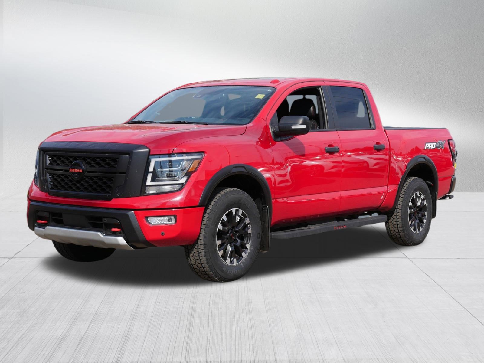 2021 Nissan Titan PRO-4X photo 2