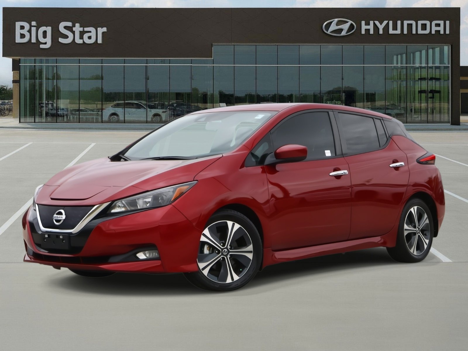 2022 Nissan LEAF SV's photo