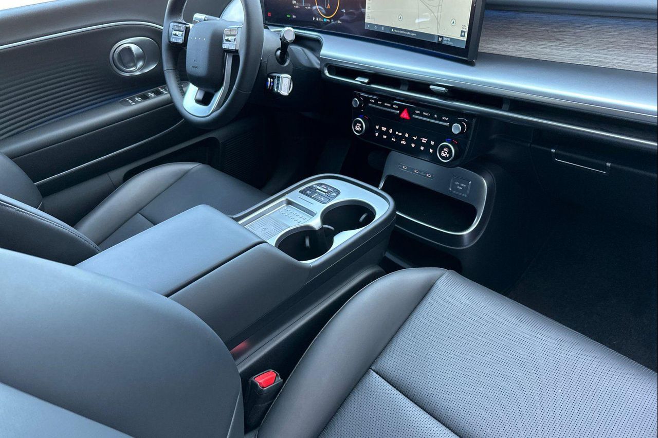 2026 Hyundai Ioniq SEL photo 15