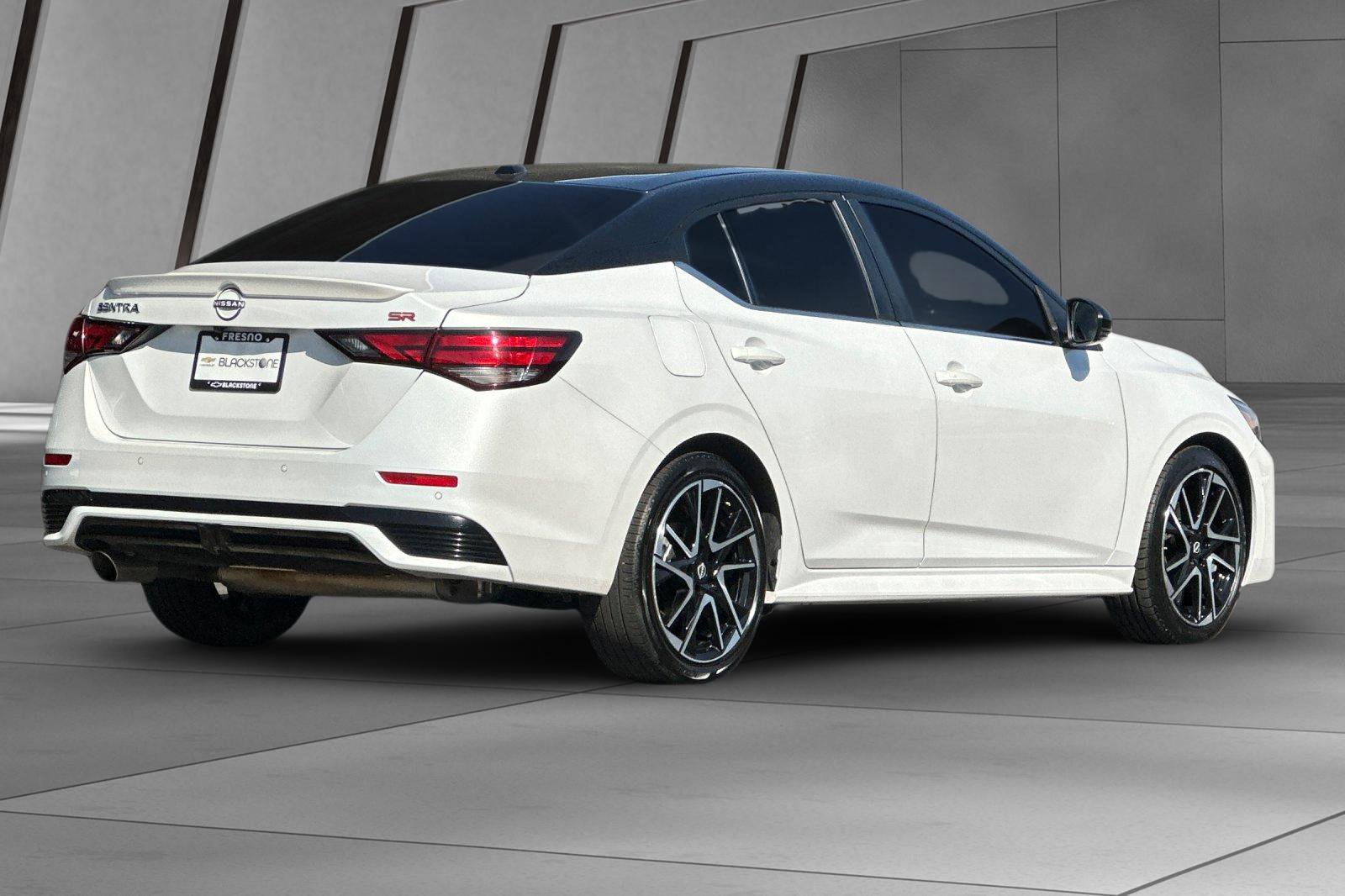 2024 Nissan Sentra SR photo 3