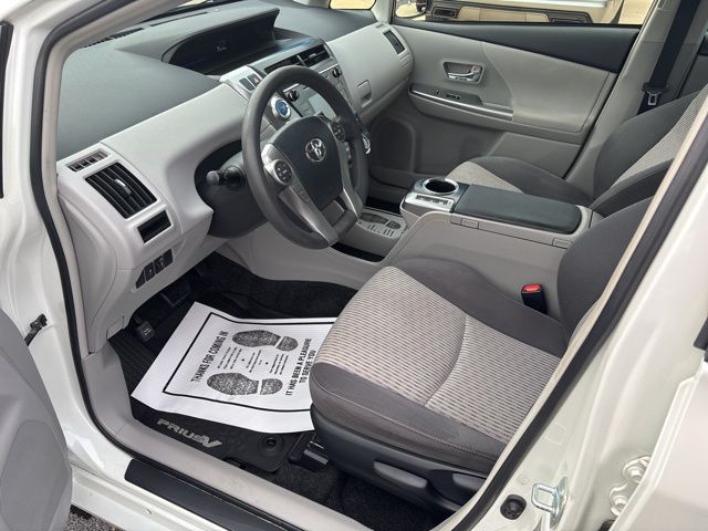 2017 Toyota Prius V Two photo 15