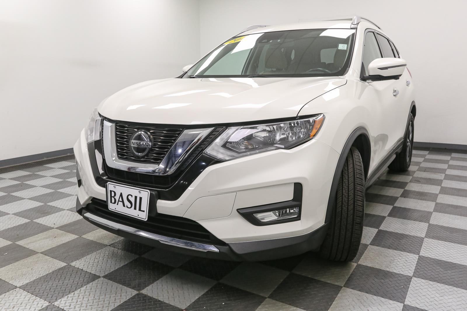 2019 Nissan Rogue SV photo 4