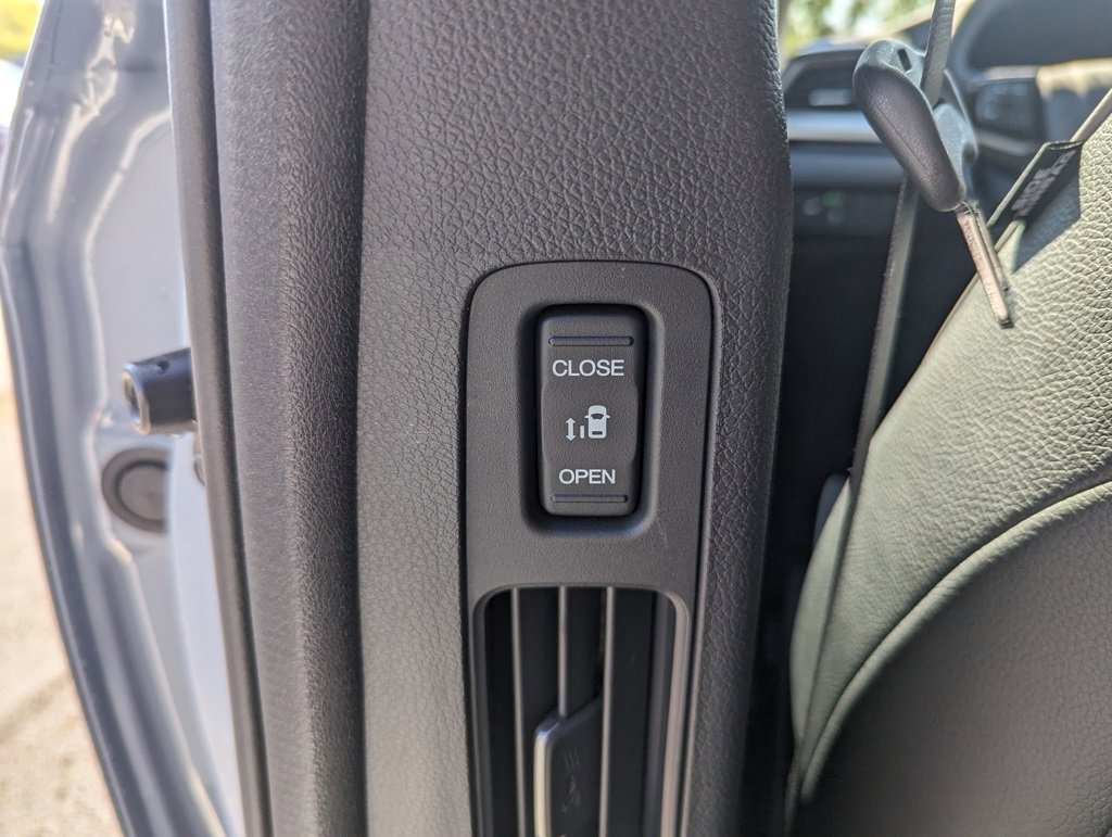 2026 Honda Odyssey Touring photo 12