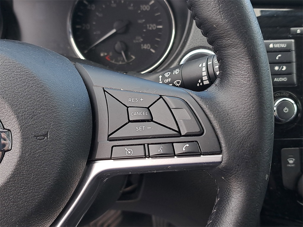 2020 Nissan Rogue SV photo 25