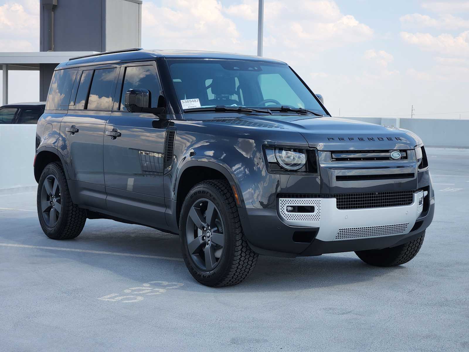 2025 Land Rover Defender S photo 3