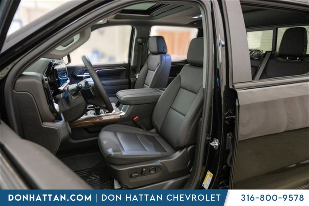 2026 Chevrolet Silverado 1500 RST photo 4