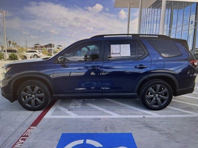 2024 Honda Pilot Sport photo 2