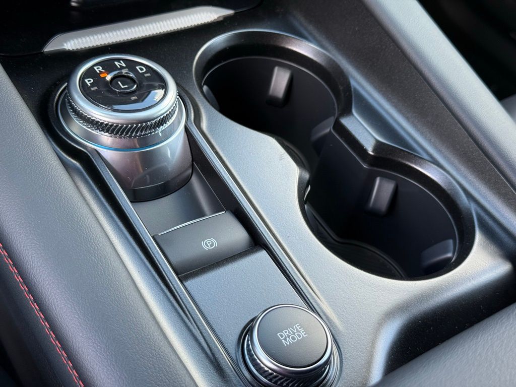 2025 Ford Explorer ST-Line photo 12