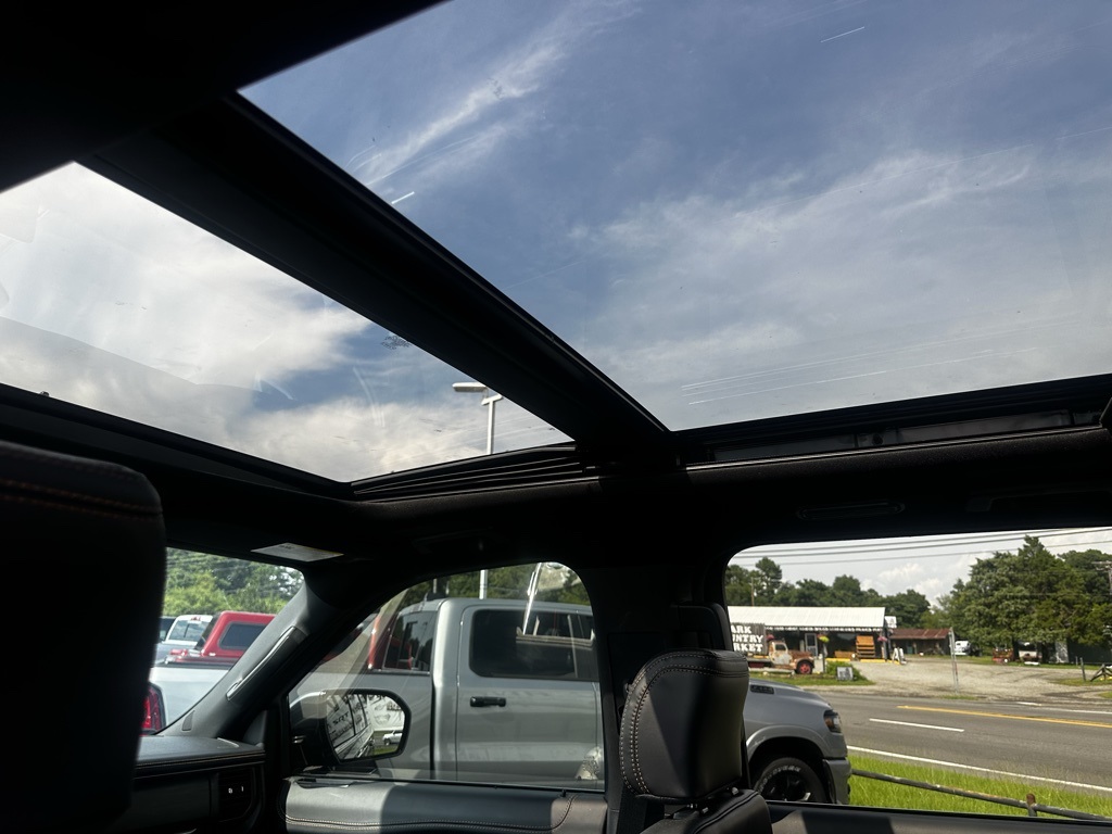 2024 Ford Expedition MAX Platinum photo 4