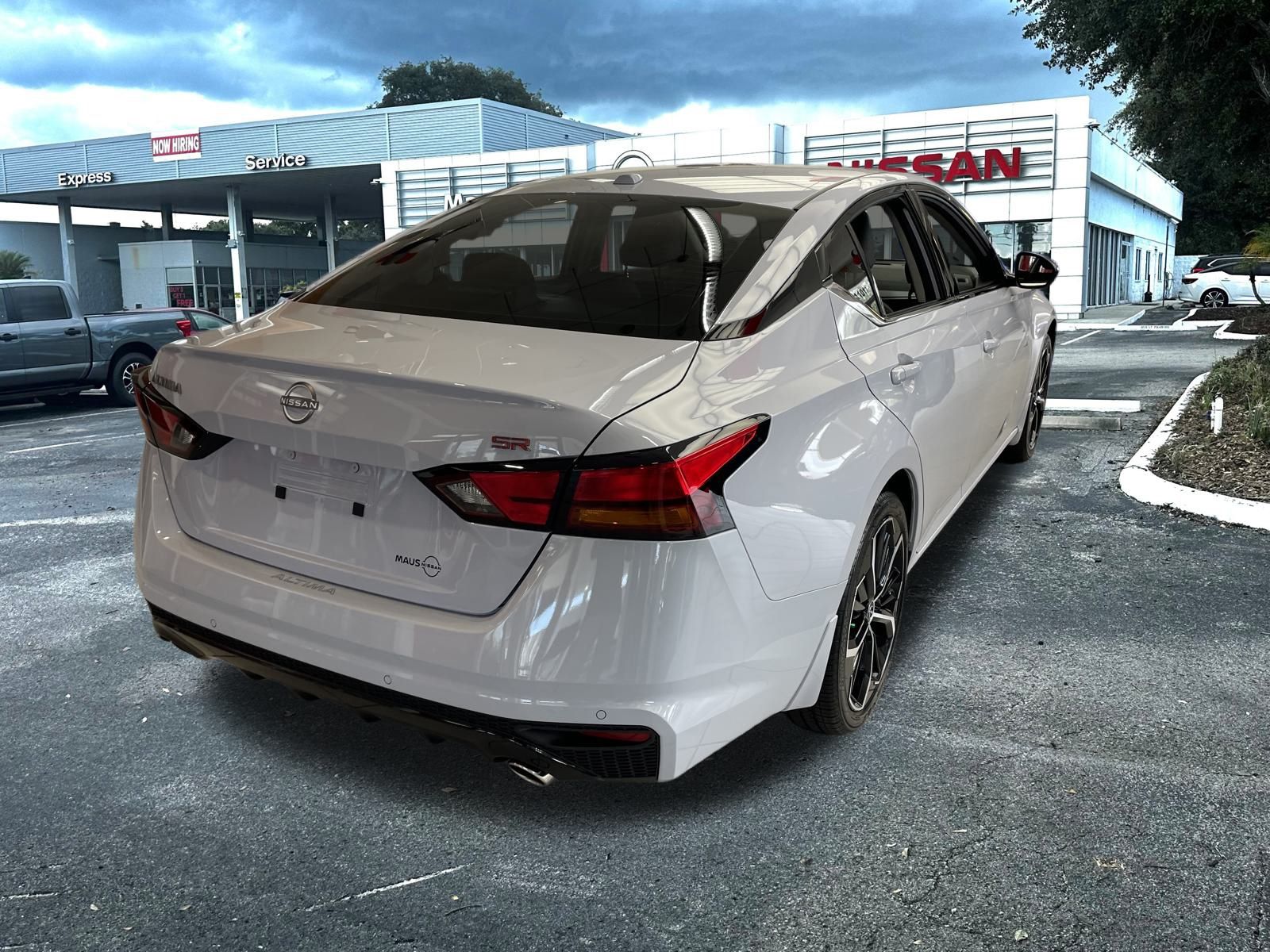 2025 Nissan Altima 2.5 SR photo 2