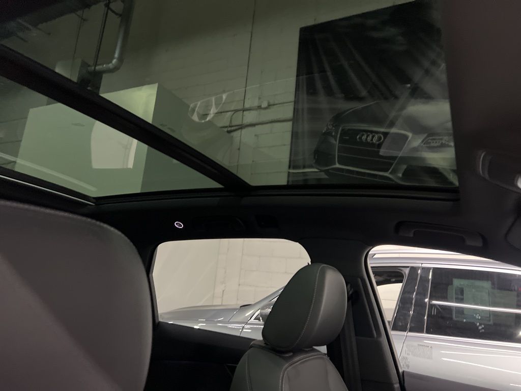 2025 Audi Q7 55 Premium photo 11