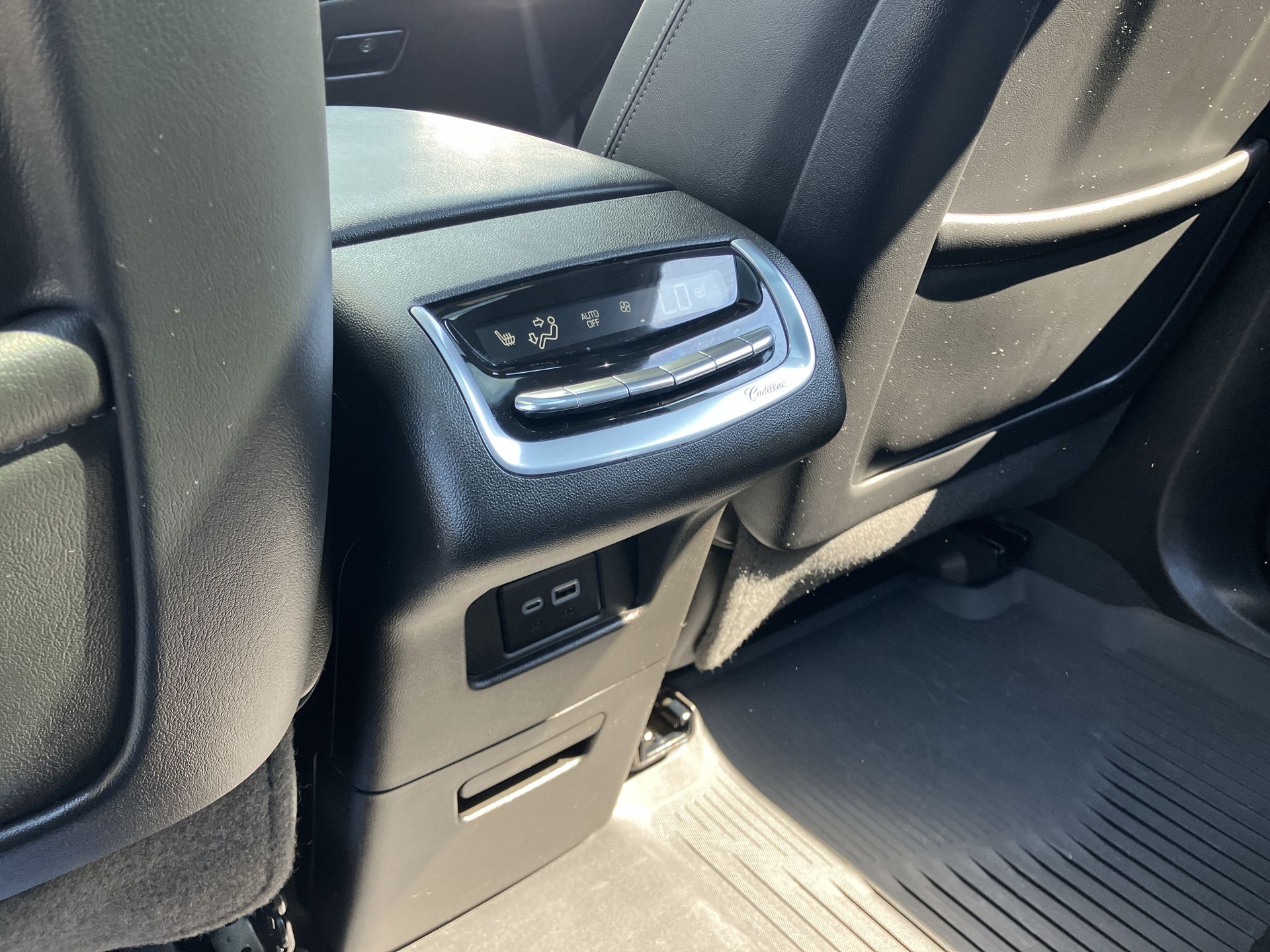 2023 Cadillac XT6 Premium Luxury photo 13