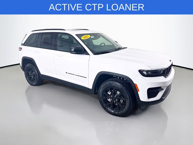 2025 Jeep Grand Cherokee Altitude's photo