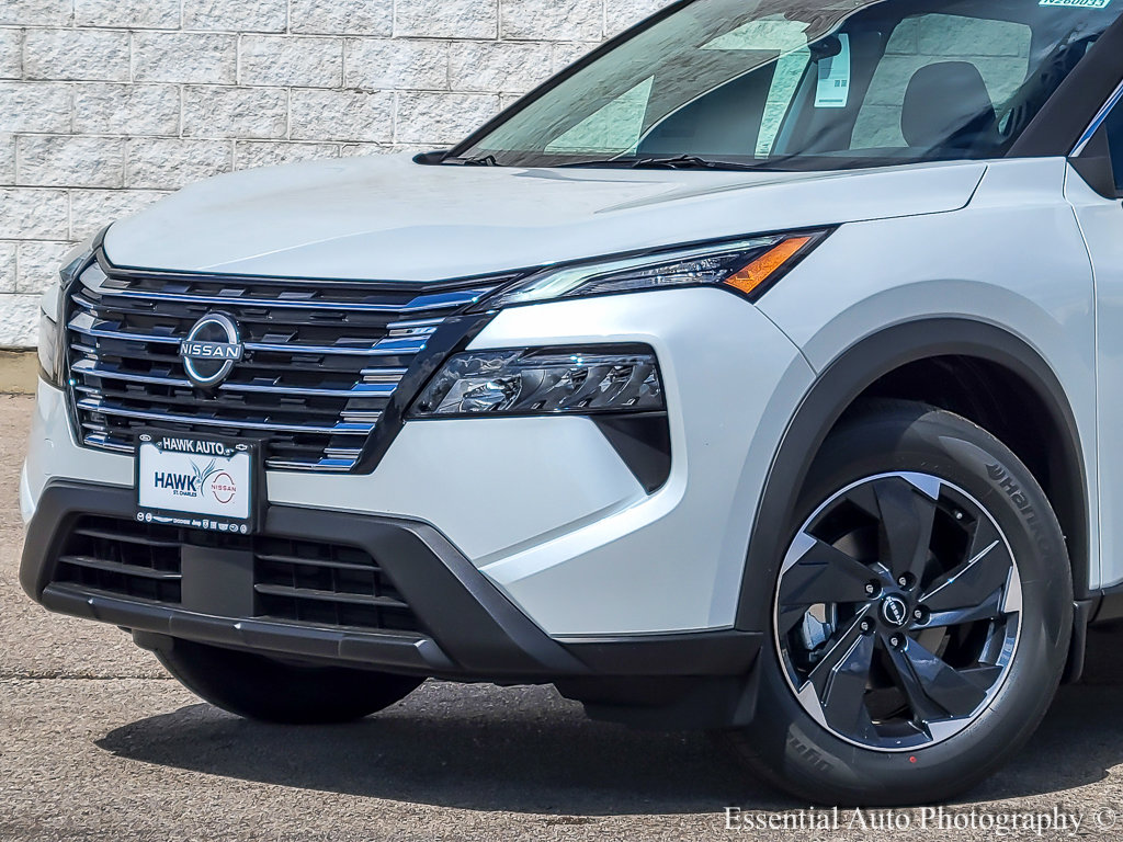 2026 Nissan Rogue SV photo 2