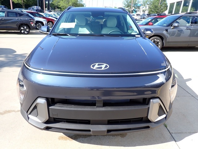 2025 Hyundai Kona SEL photo 6