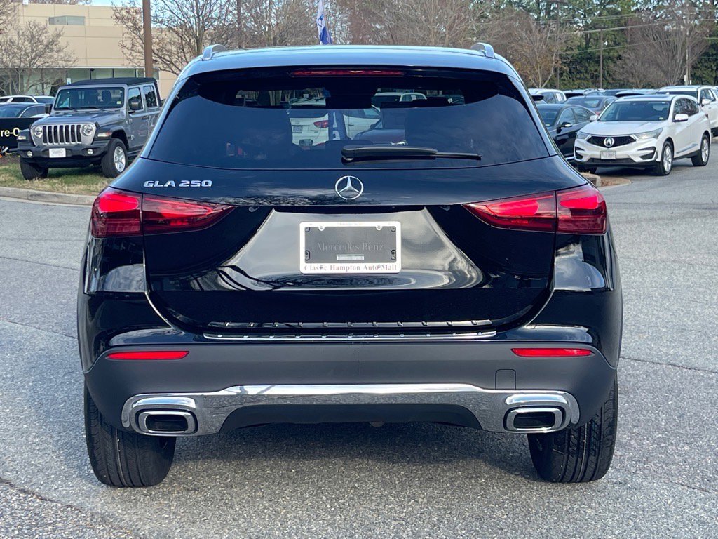 2025 Mercedes Benz GLA 250 photo 3