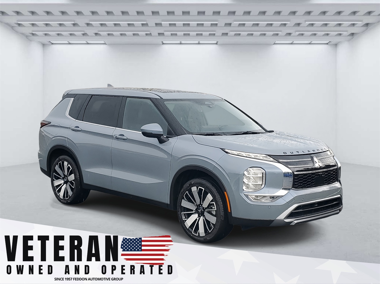 2025 Mitsubishi Outlander SE's photo