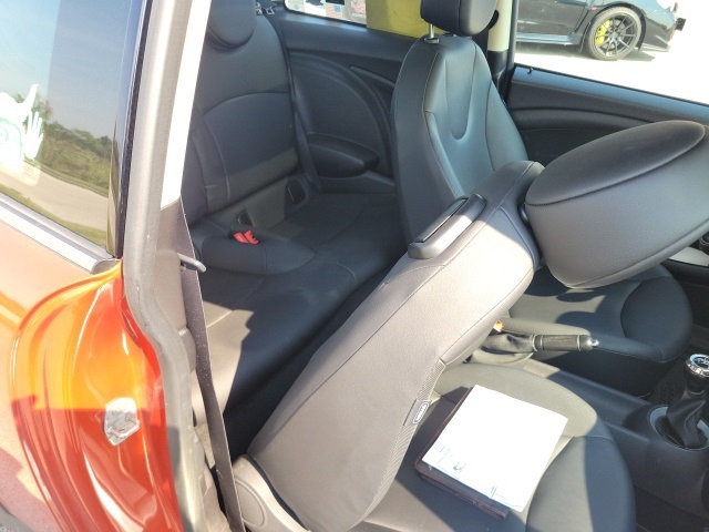 2012 Mini Cooper Base photo 14