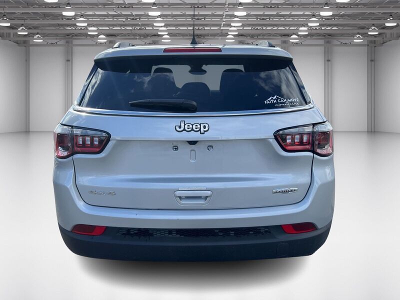 2025 Jeep Compass Latitude photo 4