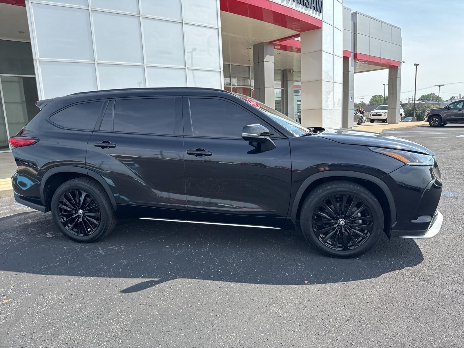 2023 Toyota Highlander XSE photo 2